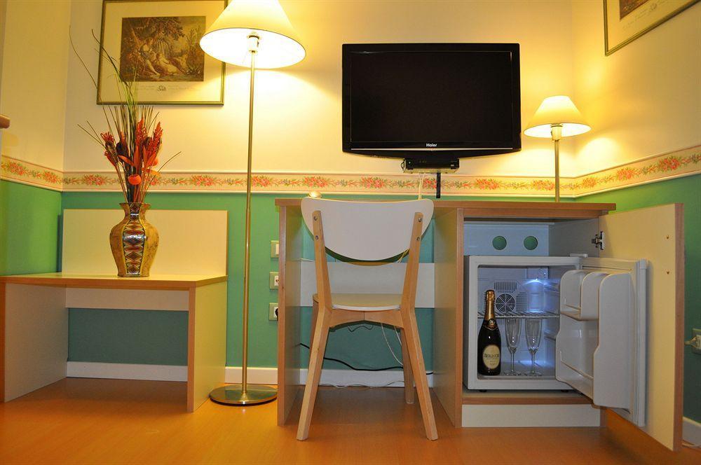 Hotel Residenza Ponte Sant'Angelo Rzym Zewnętrze zdjęcie