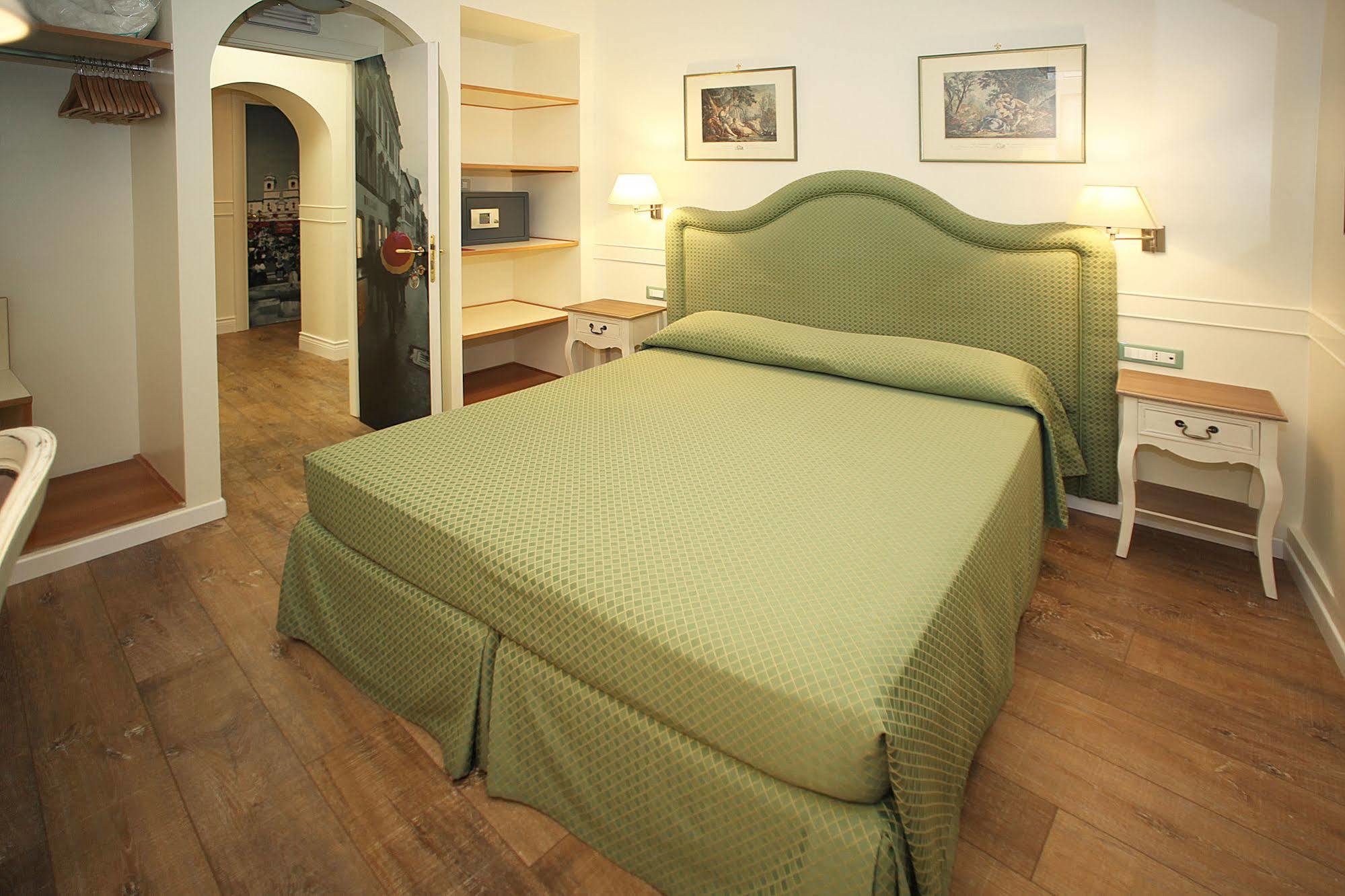 Hotel Residenza Ponte Sant'Angelo Rzym Zewnętrze zdjęcie