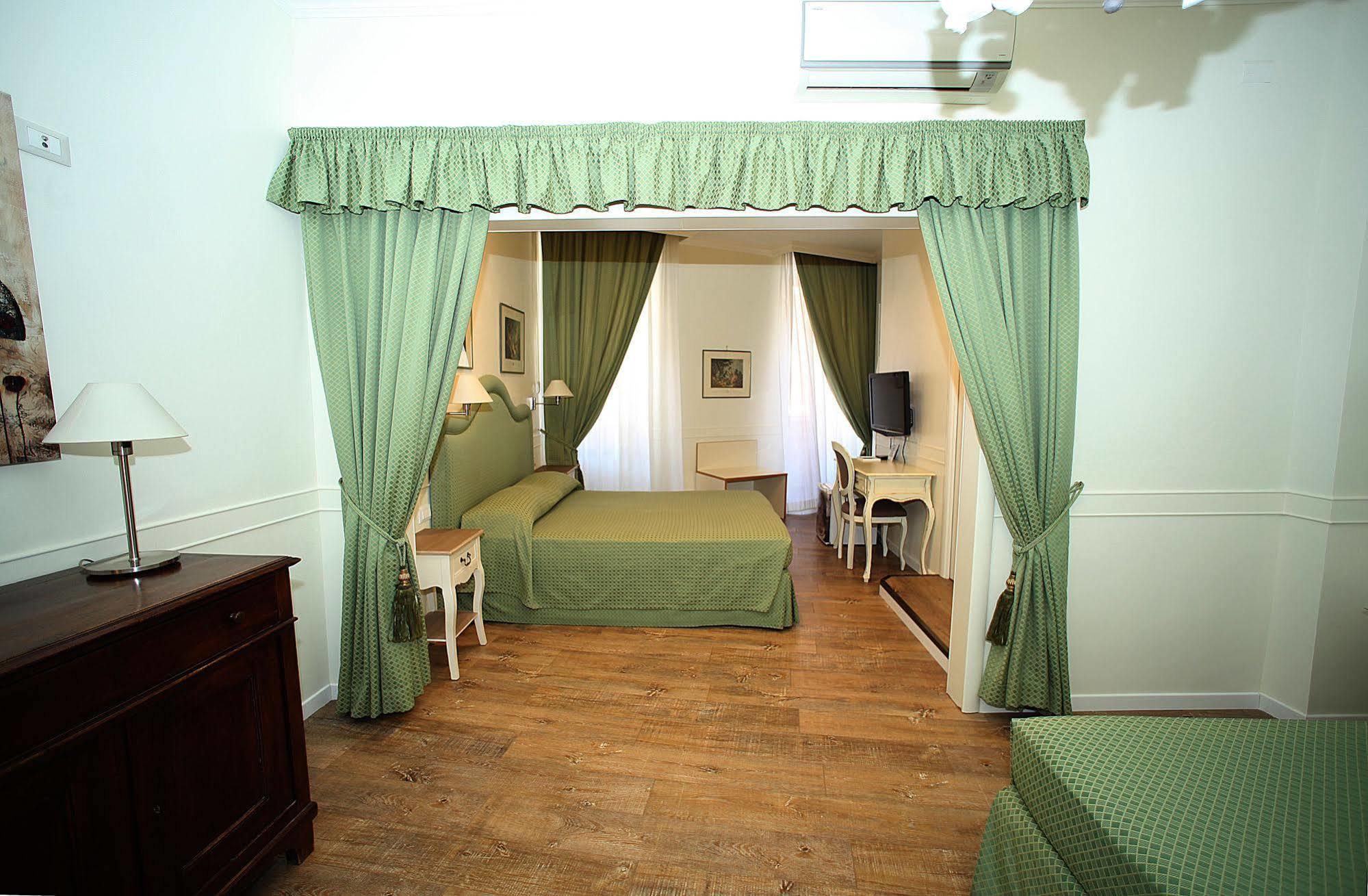 Hotel Residenza Ponte Sant'Angelo Rzym Zewnętrze zdjęcie